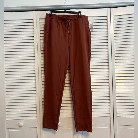 OldNavy High-Waisted Powersoft Coze Edition Slim Taper Pants- Large Tall - Picture 4 of 7